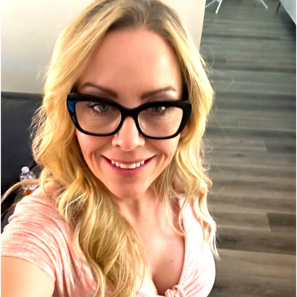 Meet your Posher, Monica